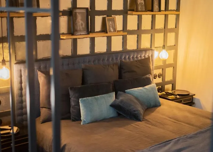 Entre Nous Le Du Bellay *